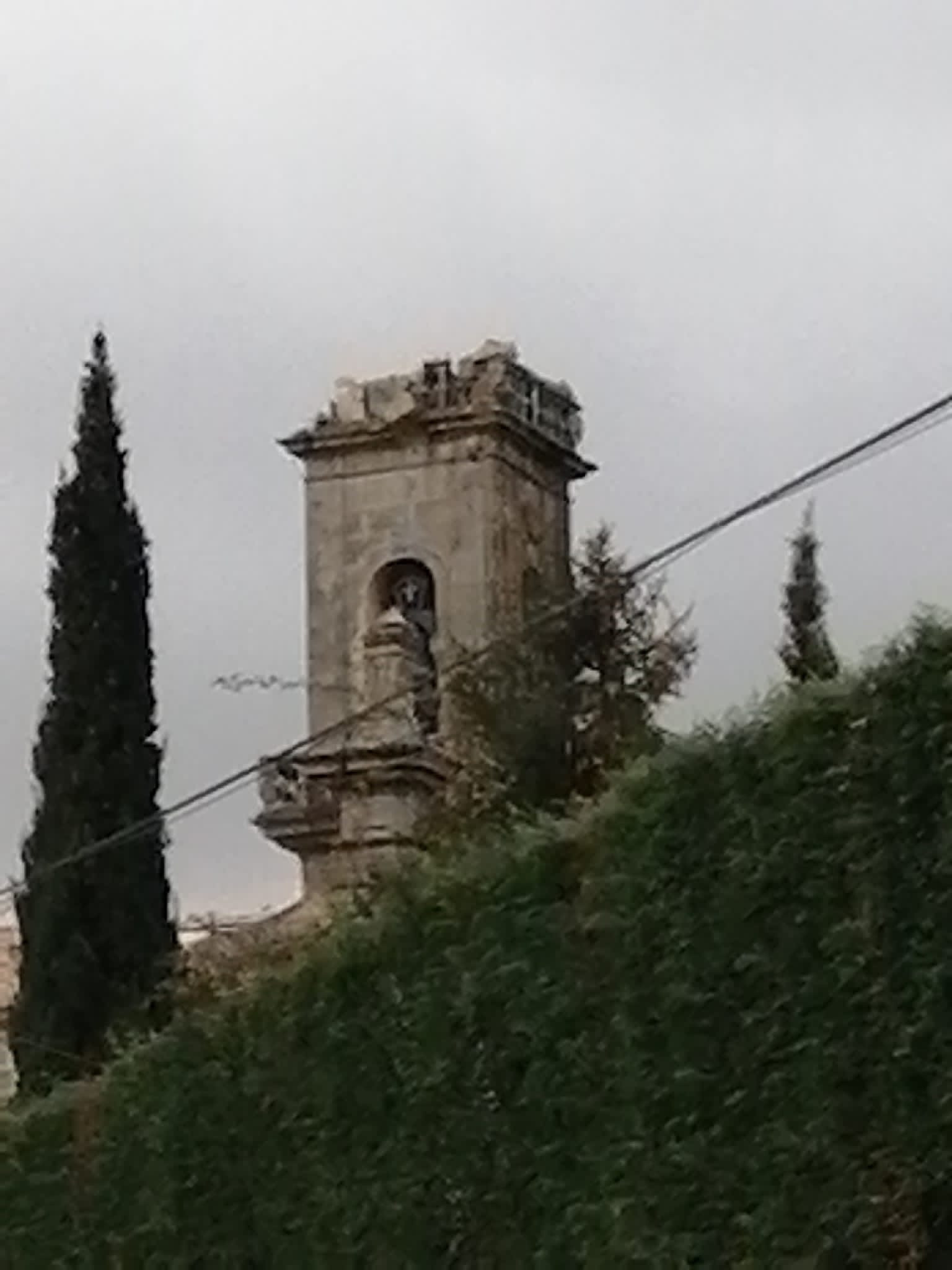 Un rayo derriba el campanario de la Iglesia de Reboreda, en Redondela