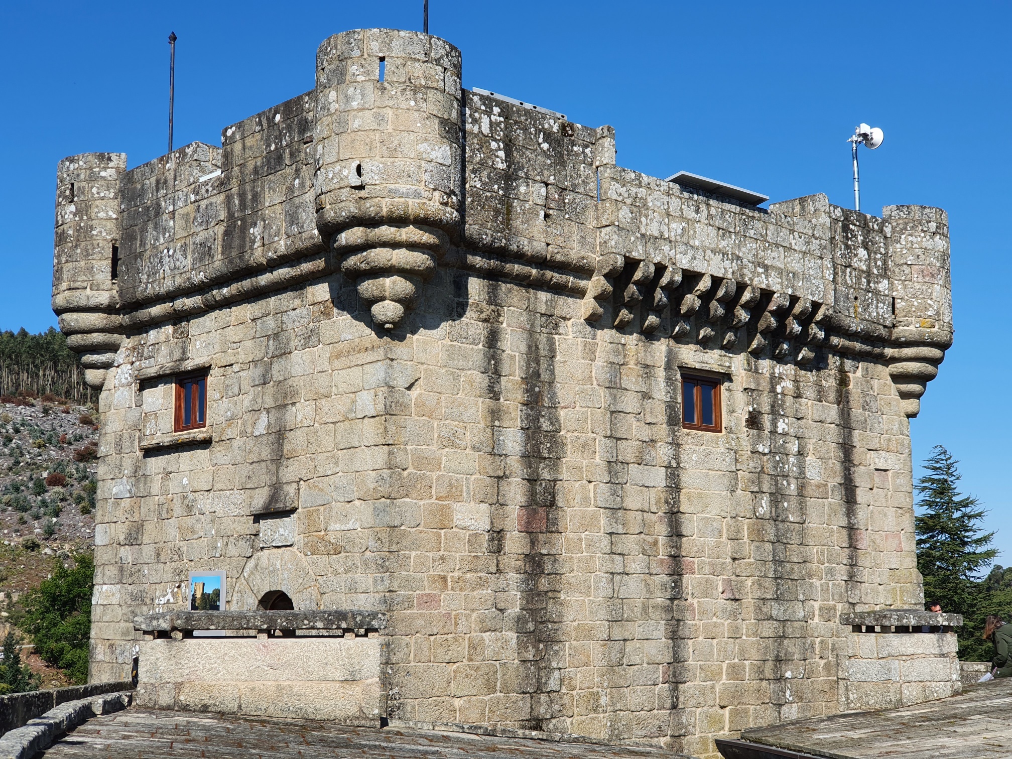 Este martes, concerto do trío Caldo no Castelo de Sobroso