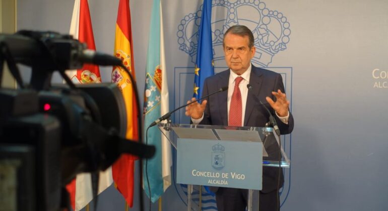 Caballero evita contestar si hubo acuerdo previo para patrocinar el concierto de Guns N Roses