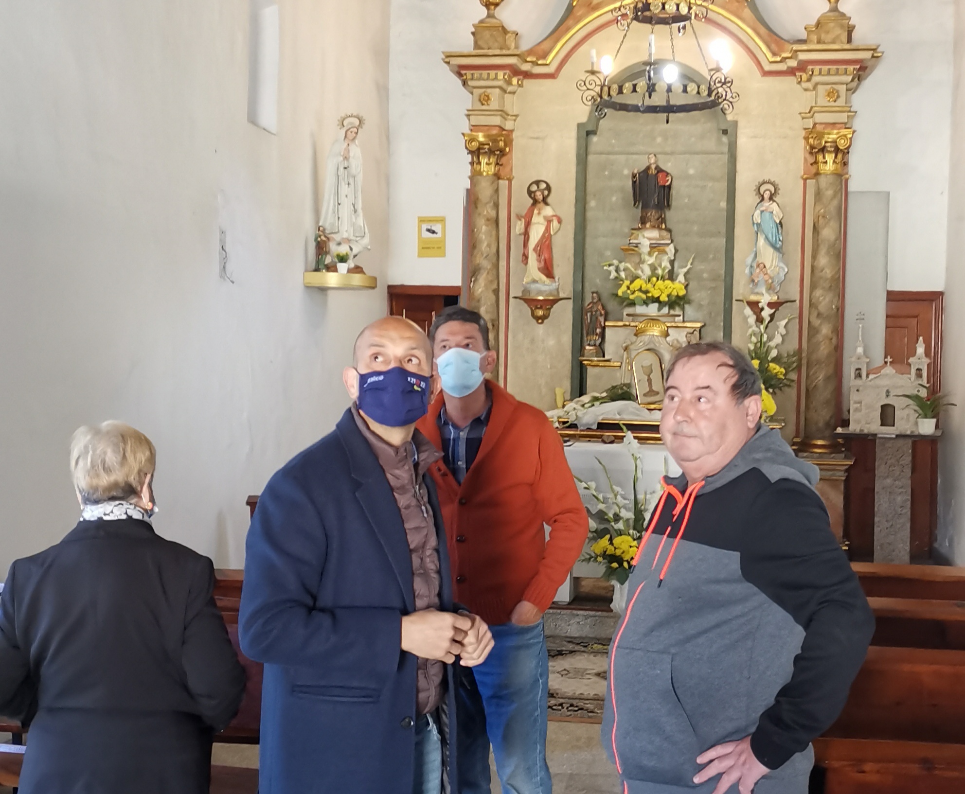 Rouban e causan graves danos na capela de San Benito