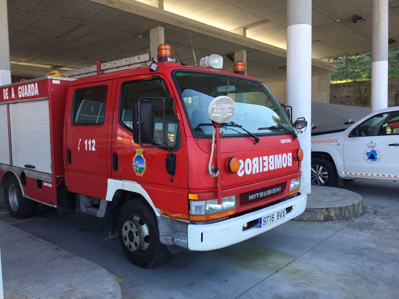 GES de A Guarda rescatan a un menor que estaba atrapado en una rocas