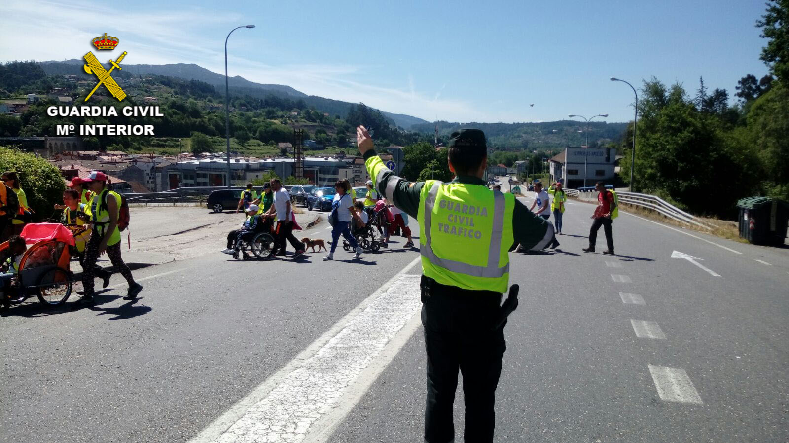 Auxilian a un peregrino de 79 años que caminaba por la Autovía Vigo-Tui