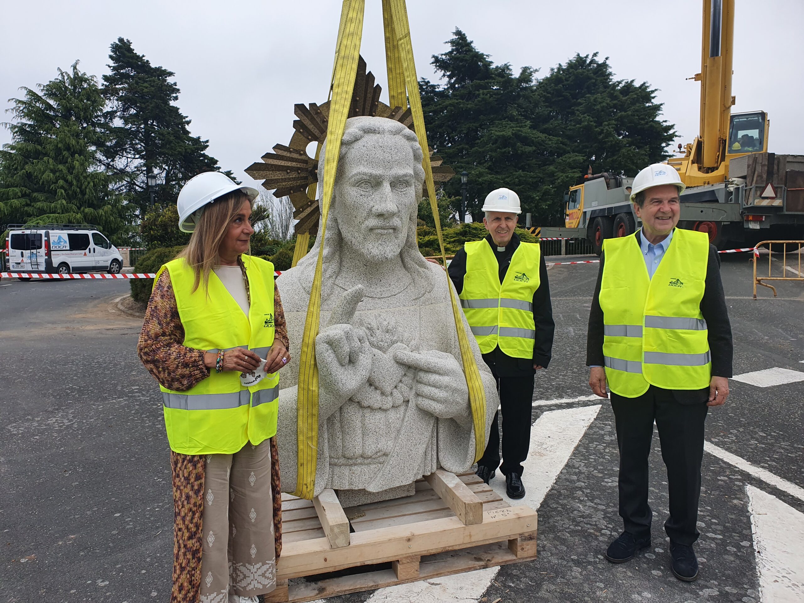 Abel Caballero niega que el Concello haya sufragado la estatua religiosa de A Guía