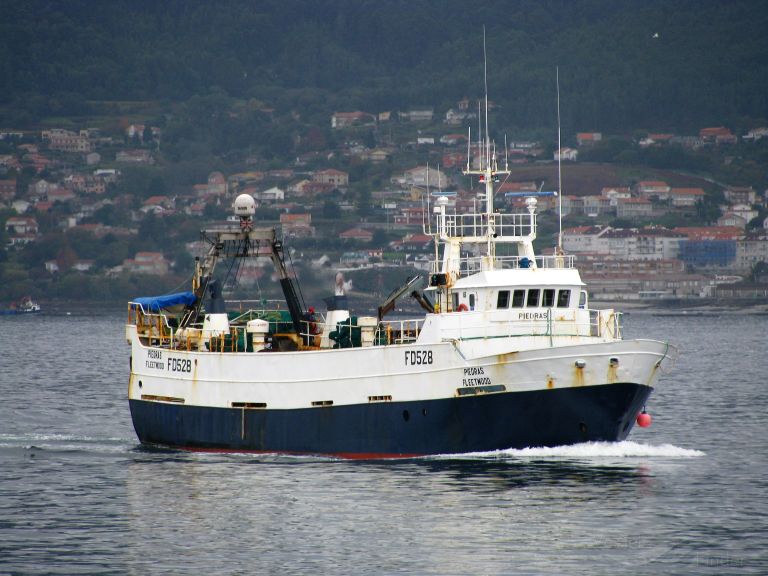 Rescatados los tripulantes de un pesquero gallego que está a la deriva en el Gran Sol