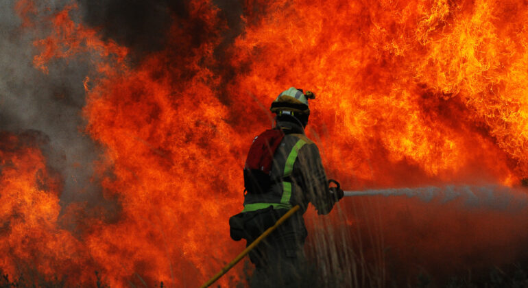 Estabilizado el incendio de Carballeda de Valdeorras, que ha quemado ya 850 hectáreas