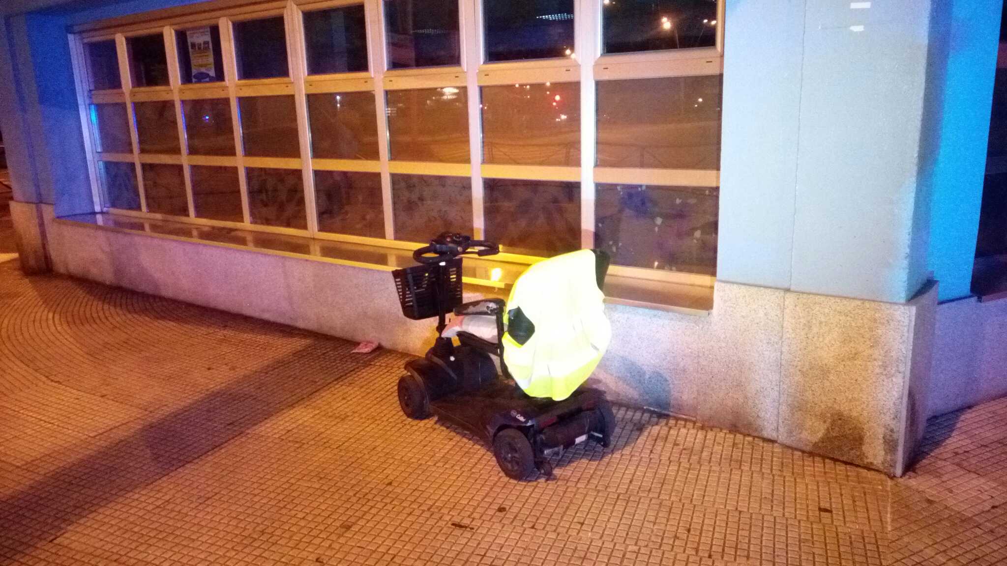 Buscan a quien perdió en Vigo una silla para personas con movilidad reducida