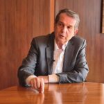 "Le doy unos días a la Diputación para firmar el convenio de la piscina de Teis, o la pagamos nosotros"