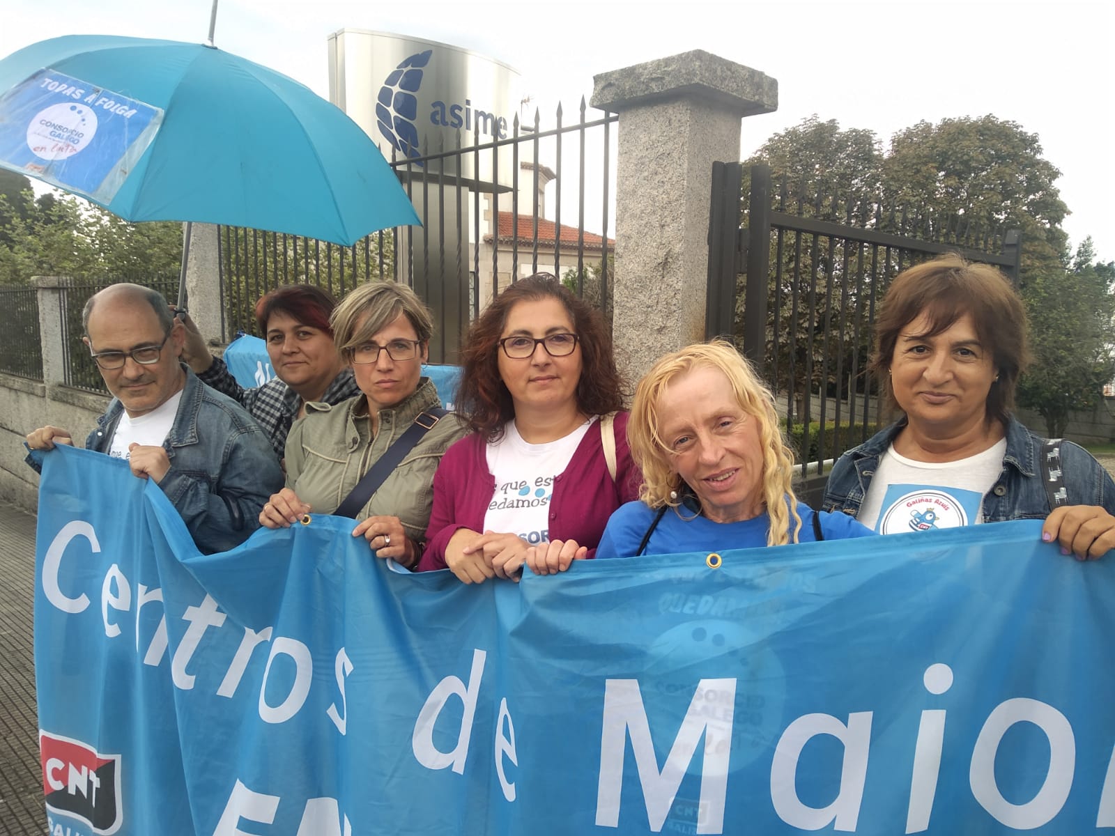 Traballadoras do Consorcio de Igualdade e Benestar maniféstanse en Vigo