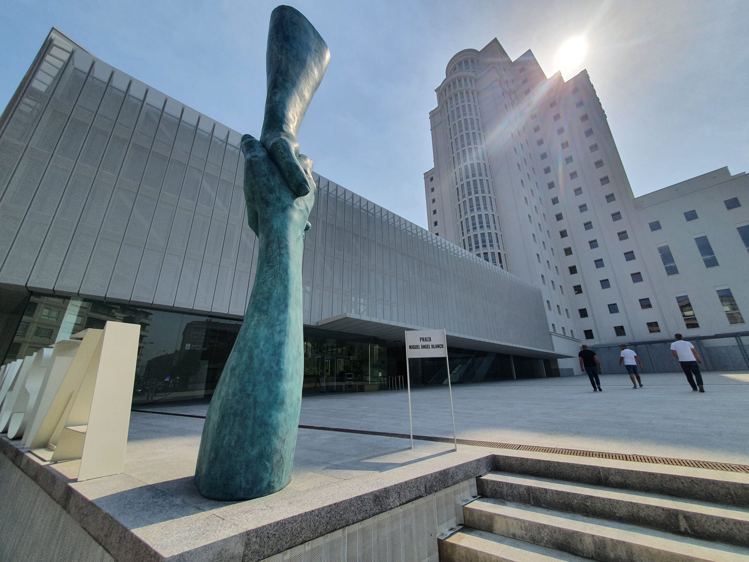 Acepta 2 años de prisión por abusar de una menor, en Vigo entre 1998 y 2007
