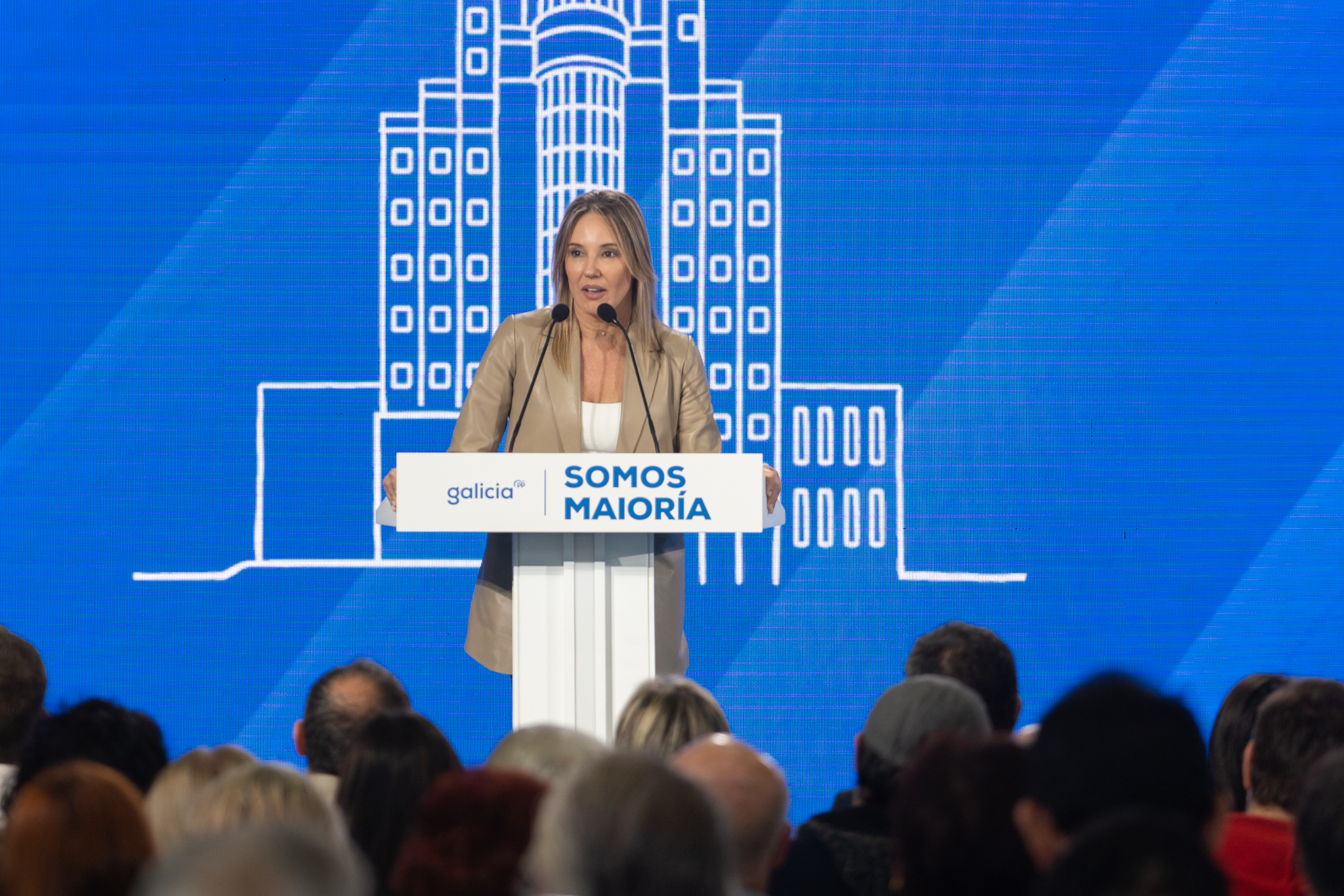 El PP presenta en Santiago a su candidata a la Alcaldía de Vigo, Marta Fernández-Tapias