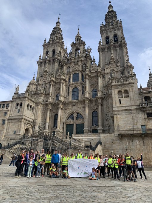 Vecinos de Vigo completan el Camino de Santiago en protesta por el Vial de Beade