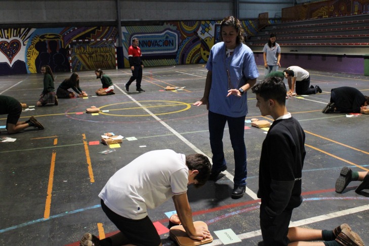 Ribera Povisa comienza a impartir clases de primeros auxilios a escolares del área de Vigo