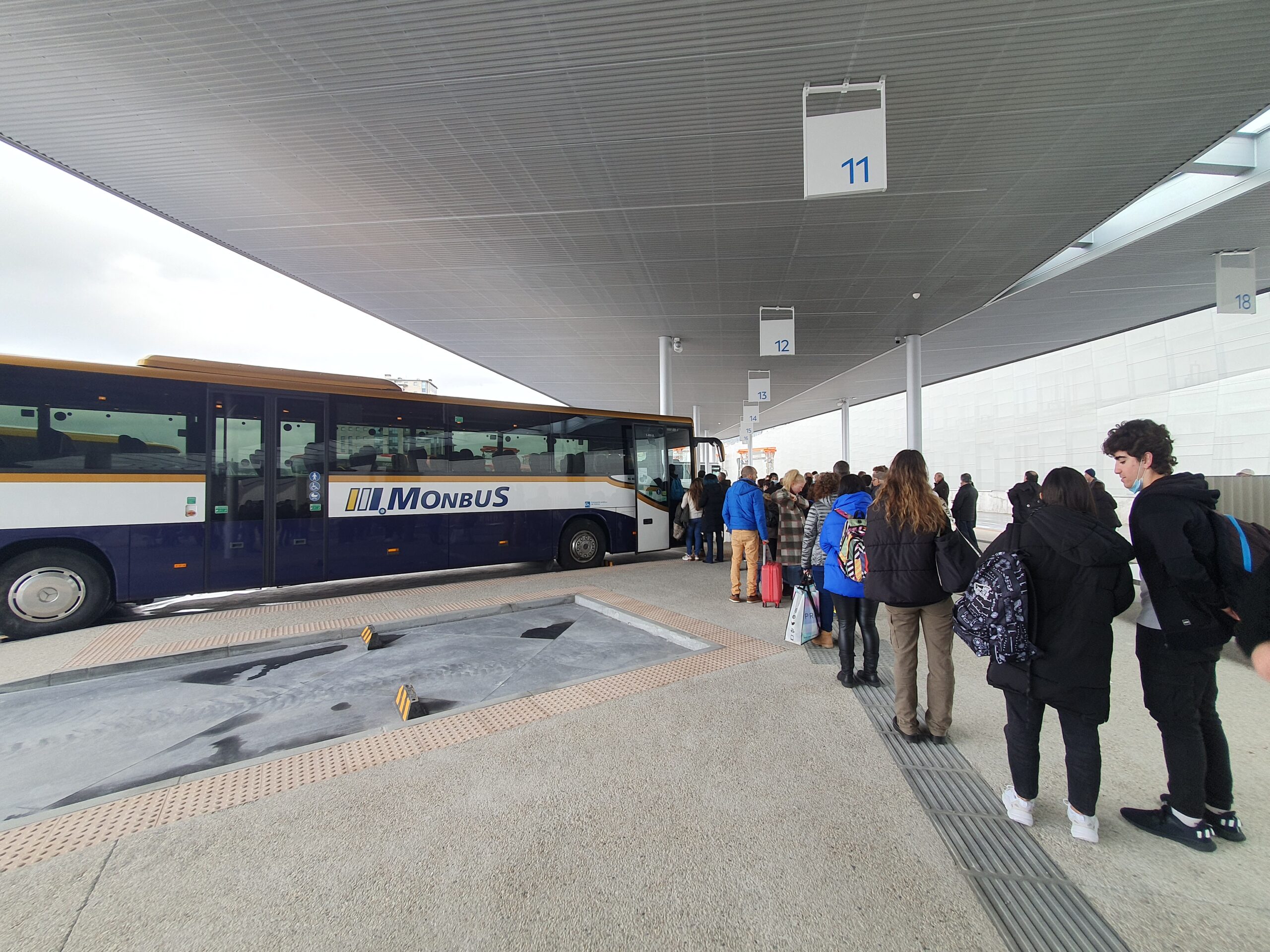 A Xunta e 12 concellos da área de Vigo, prorrogan dous anos o Plan de Transporte Metropolitano