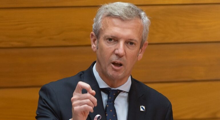 Caballero afirma que el presidente de la Xunta ha dado "instrucciones directas" para acabar con la Navidad de Vigo