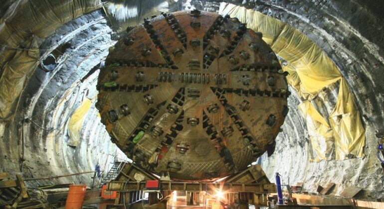 Caballero satisfecho por el avance de la salida sur ferroviaria que irá bajo la calle México