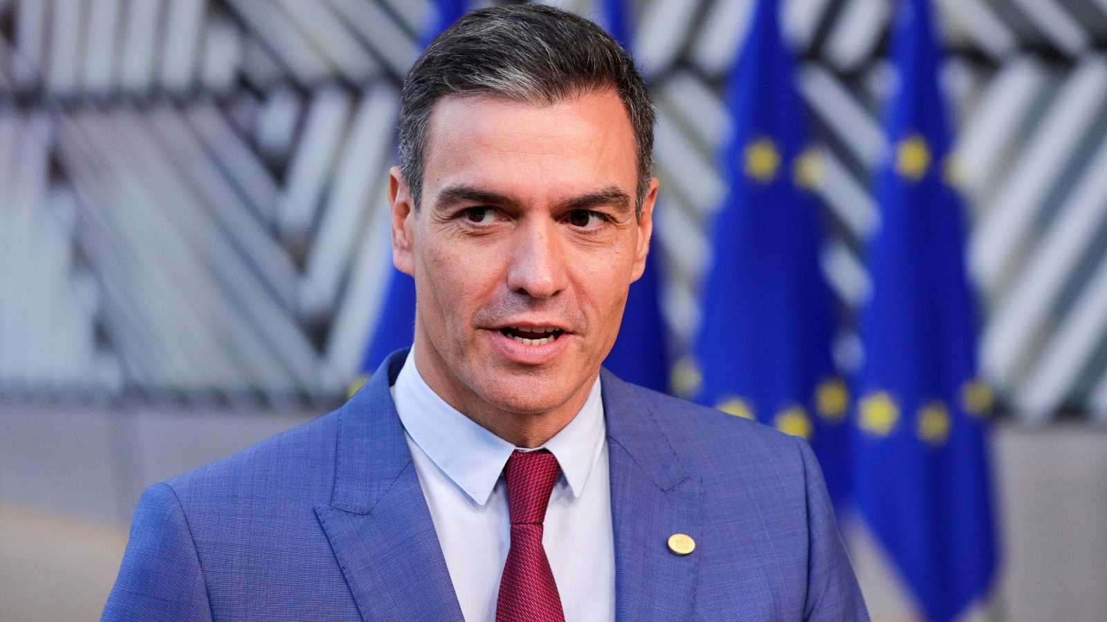 Pedro Sánchez suspende su agenda para "reflexionar" si continúa el frente del Gobierno