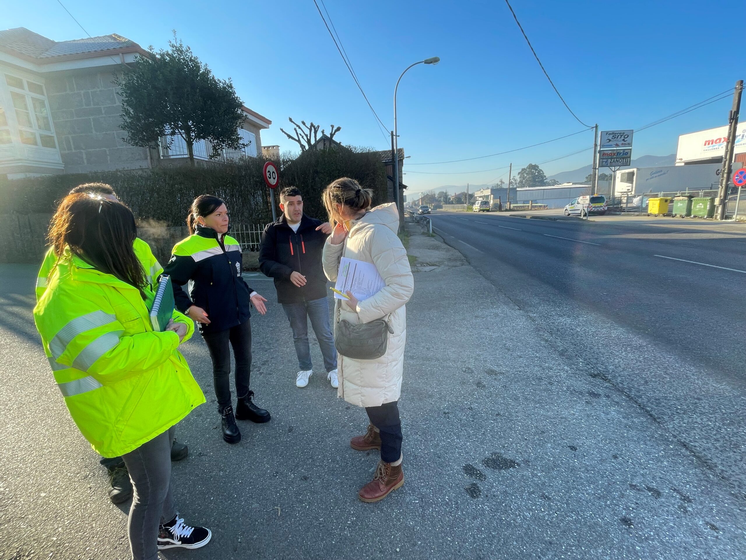 Nidia Arévalo reúnese con técnicos de Fomento para axilizar a obra da pasarela de Amieirolongo