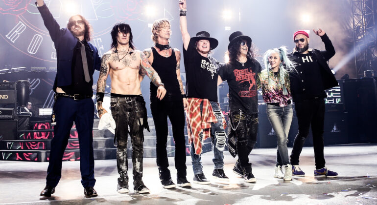 A Valedora do Pobo abre expediente polo patrocinio de Guns N'Roses