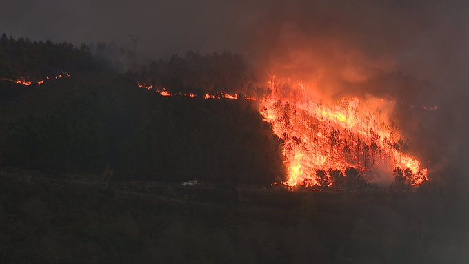 O incendio de Baleira arrasa xa 1.100 hectáreas