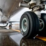 El alcalde arremete contra la Xunta y asegura que es inútil promocionar Vigo en una ciudad si no hay conexión aérea primero