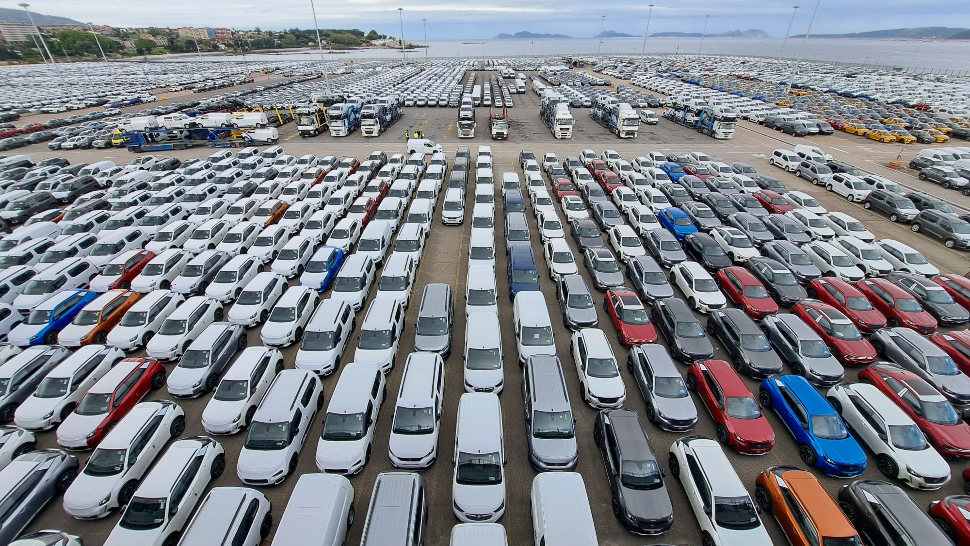 El tráfico de vehículos en el Puerto de Vigo cierra el mejor acumulado de su historia
