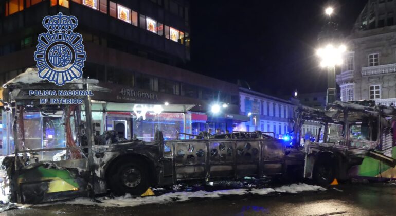Detenidos los presuntos autores del incendio de dos autobuses de Vitrasa