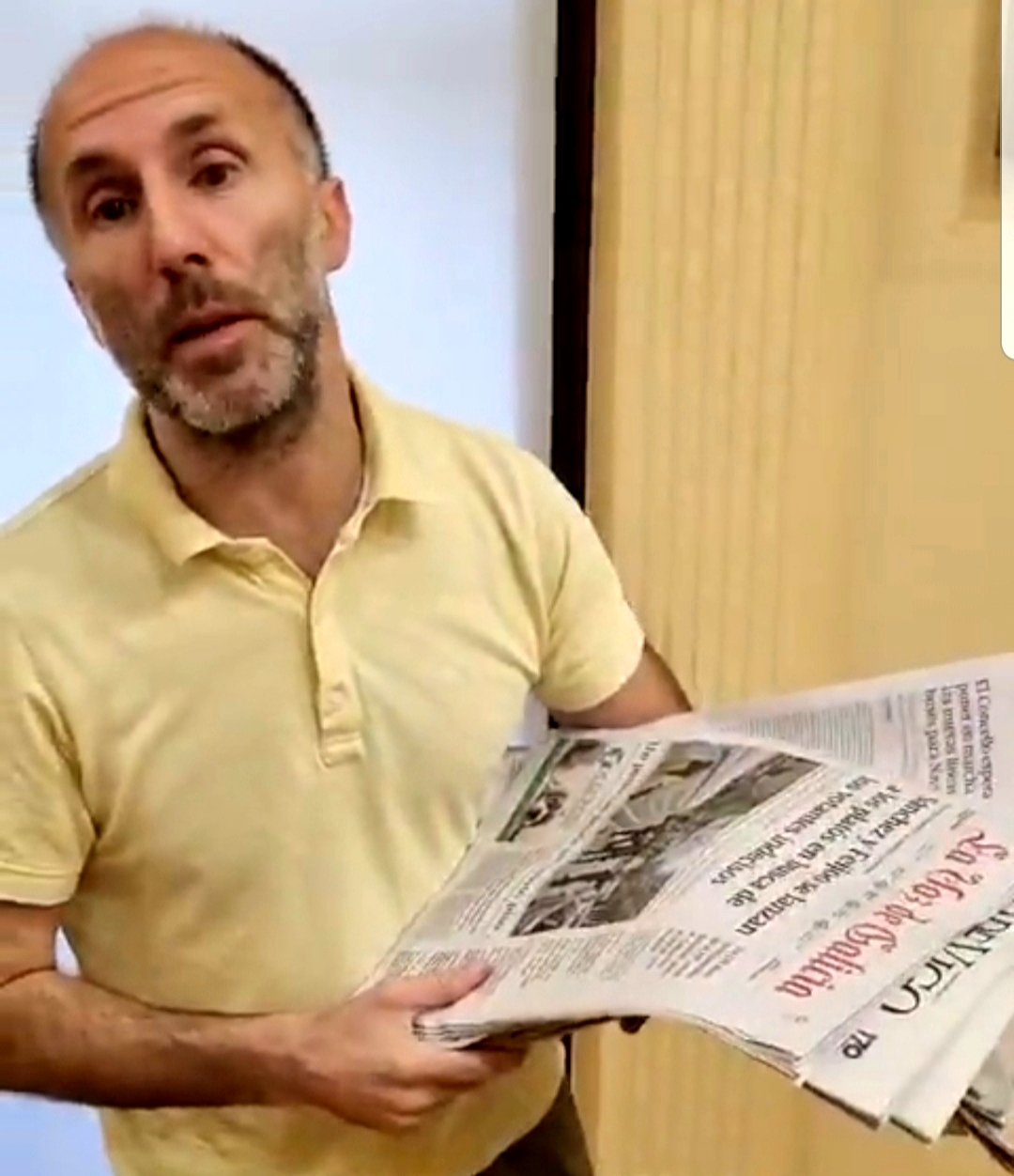 El alcalde de Ourense da por "muerta" la prensa de papel y el Concello no comprará más periódicos