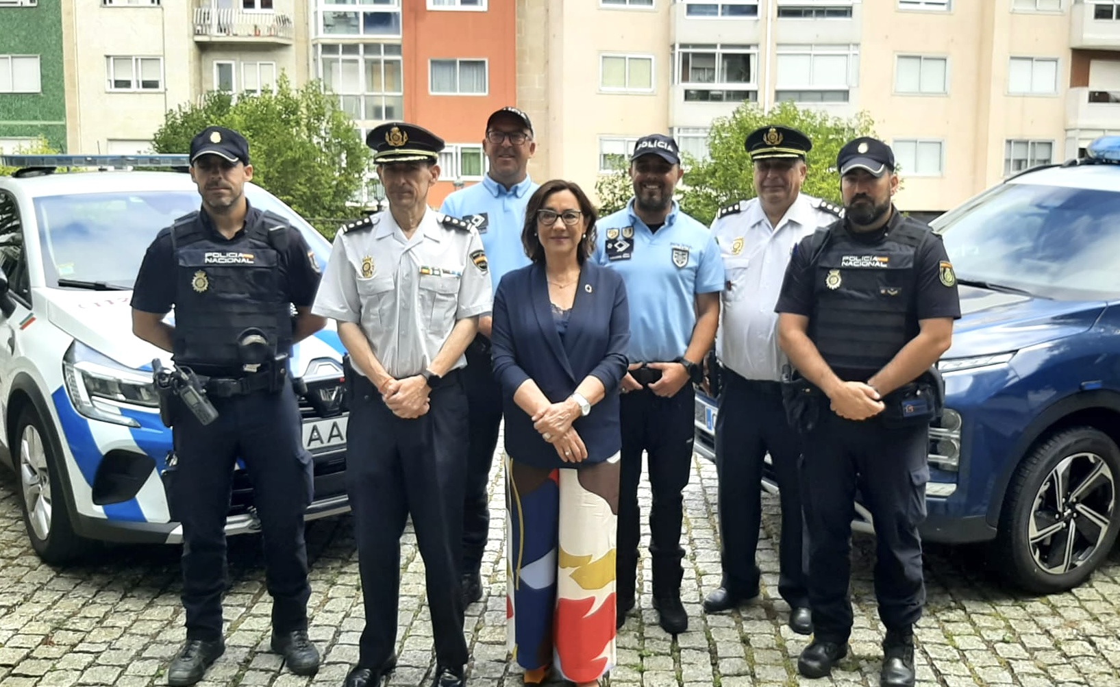 La Policía portuguesa patrulla las calles de Vigo
