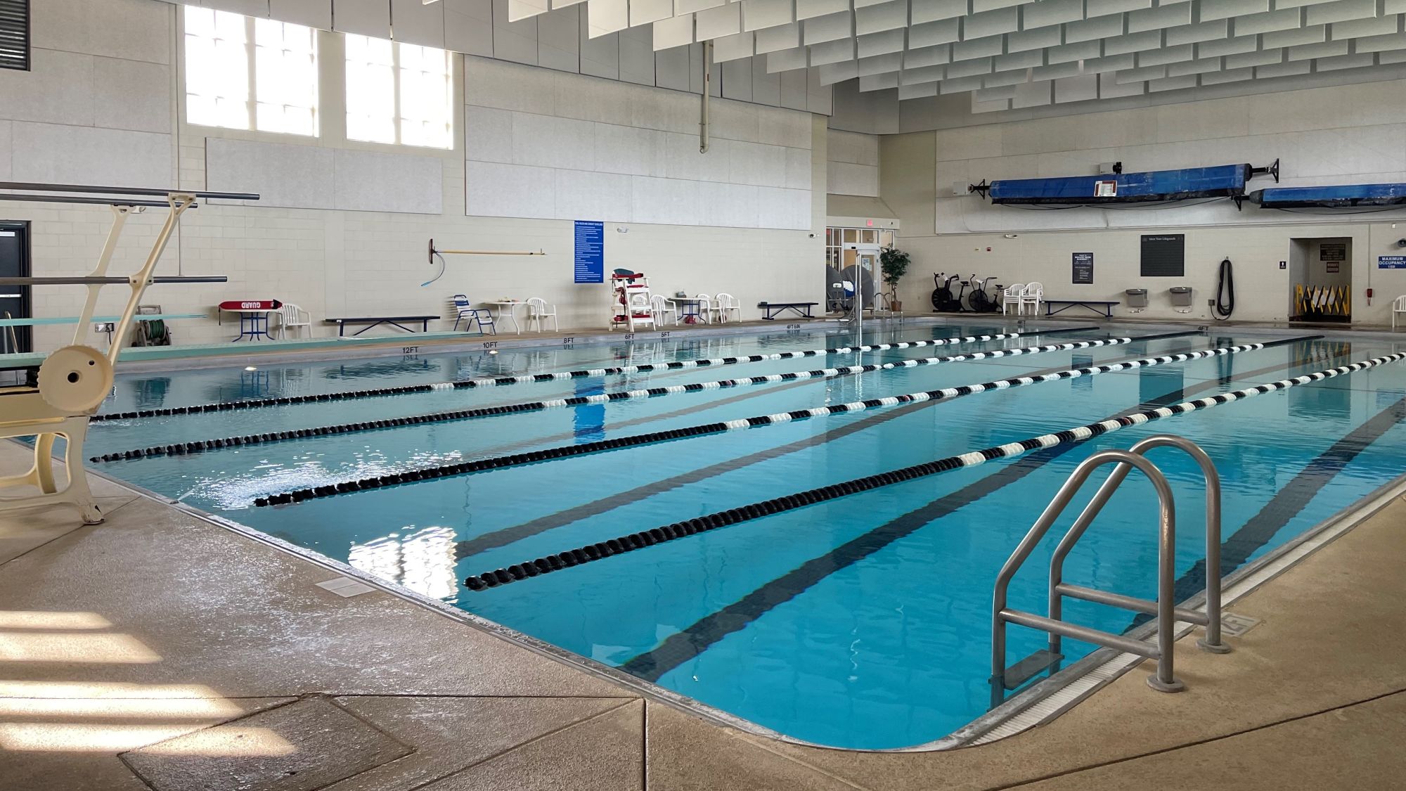 Advierten de que la piscina de Teis no se abrirá hasta 2026