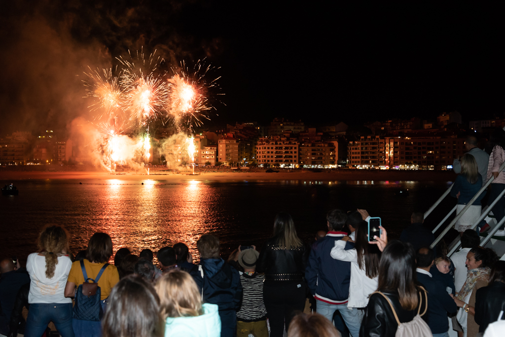 Los fuegos de Sanxenxo, desde el mar