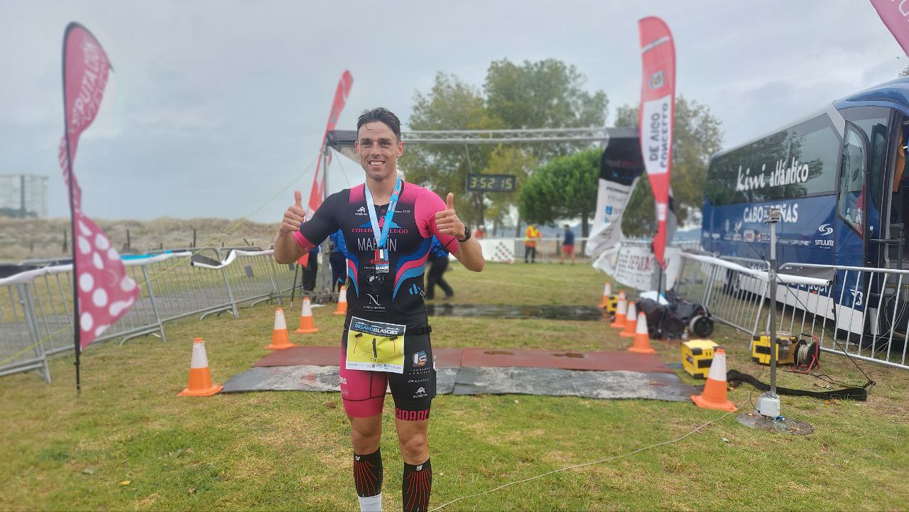 Diego Martín y Andrea Iglesias se imponen en el Triatlón Desafío Islas Cíes
