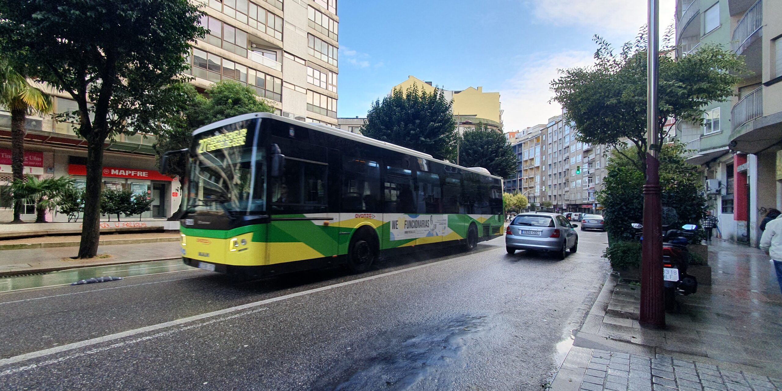 Alertan de más recortes en los autobuses que van al Meixoeiro y al Cunqueiro