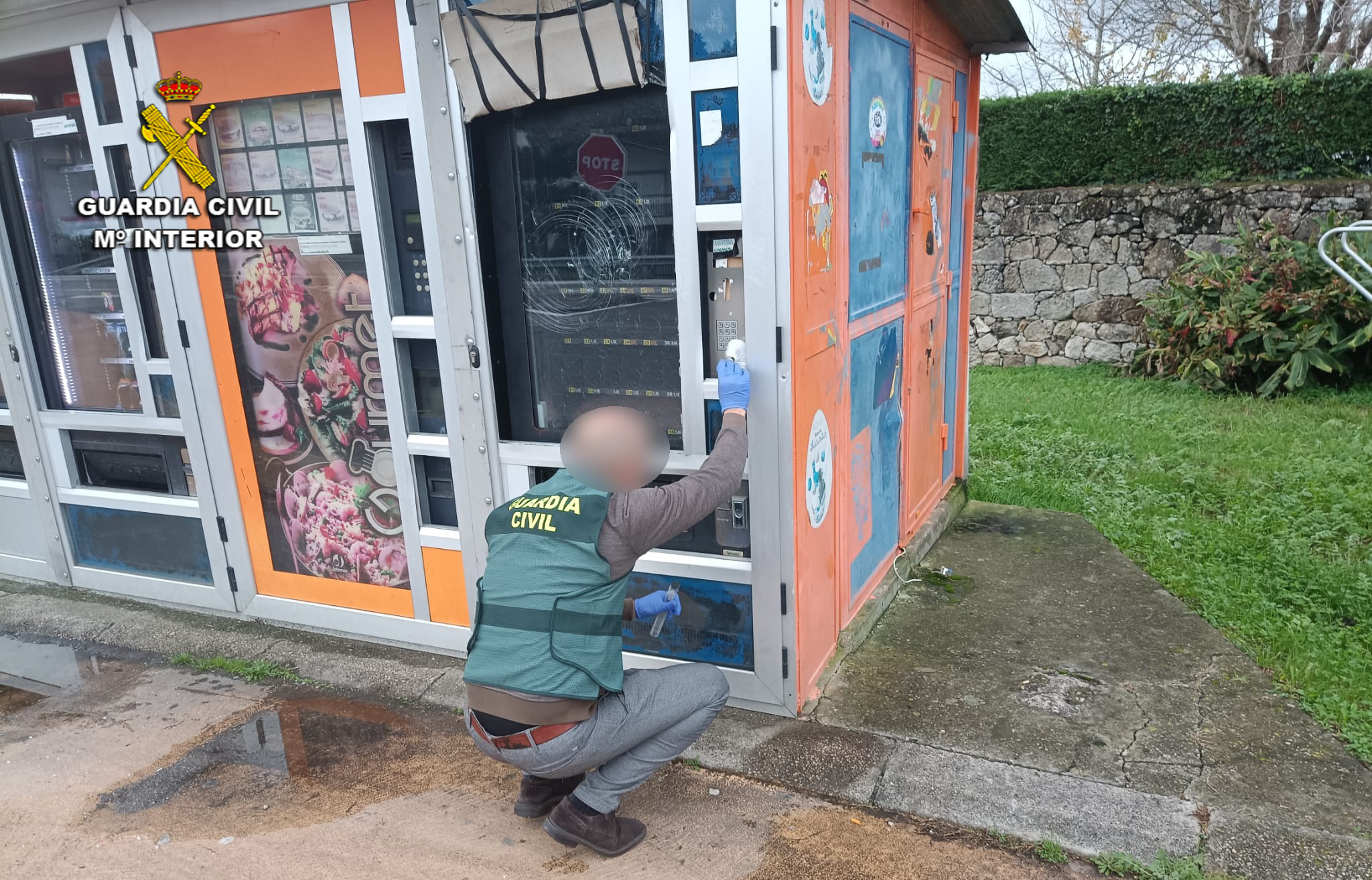 Detenidos dos jóvenes de Vigo acusados de robos en chiringuitos de varias playas de Nigrán