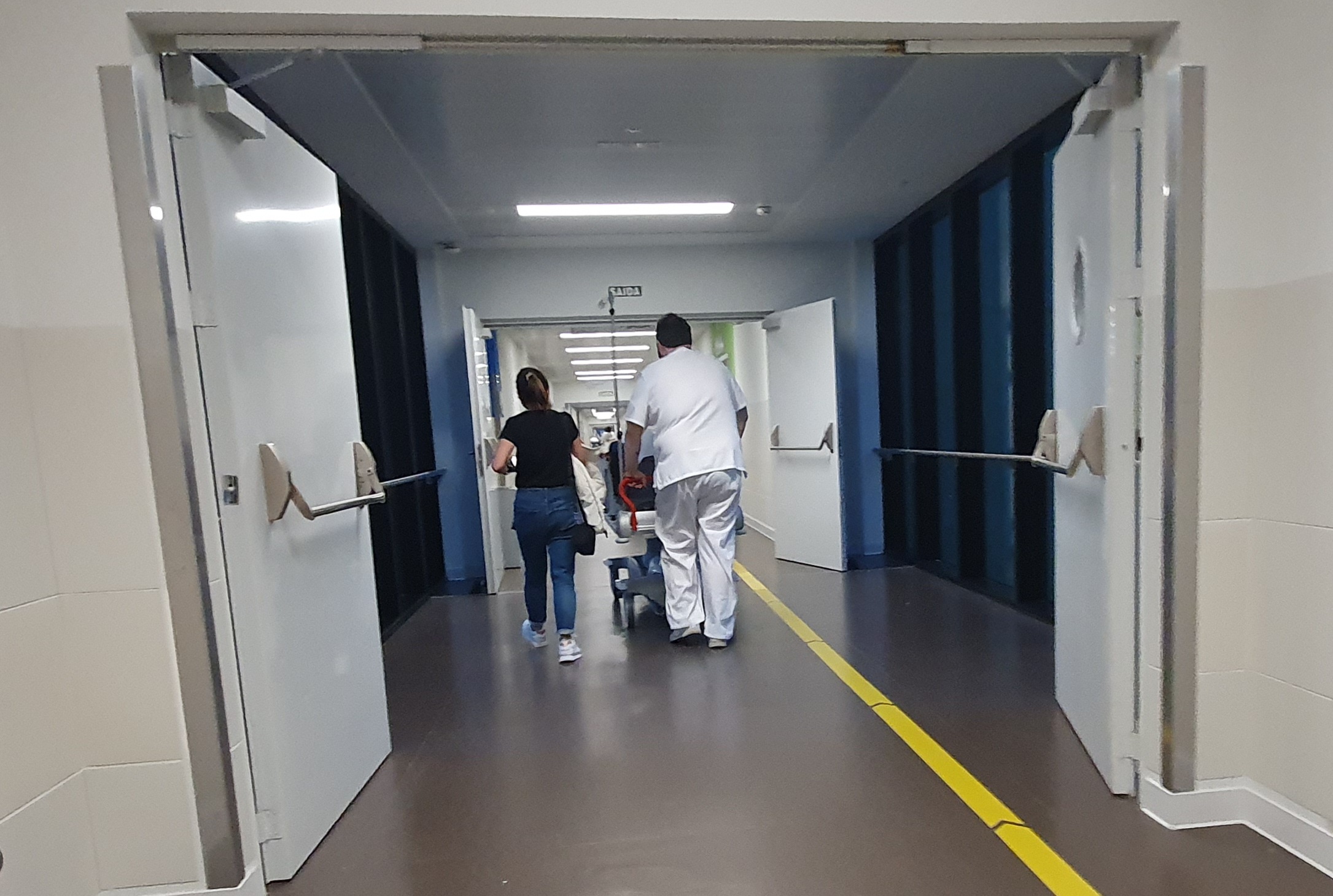 Los vigueses tenemos que esperar, de media, 63,8 días por una operación