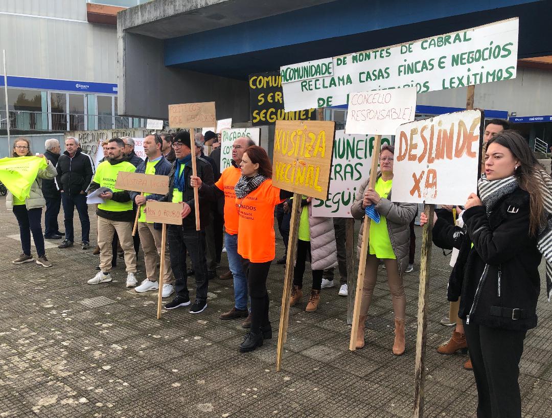 Manifestación en Ifevi "contra o espolio das súas propiedades polos comuneiros de Cabral"