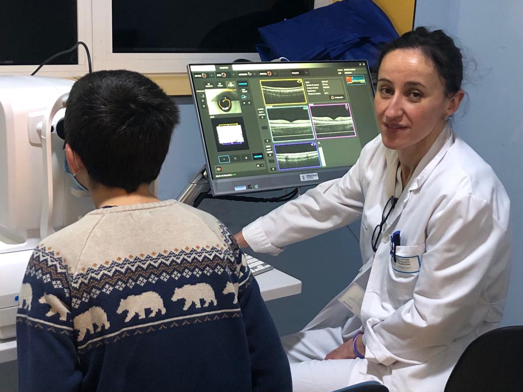 'Sobresaliente cum laude' para a tese da oftalmóloga Ana Campo sobre alteracións na retina en nenos prematuros