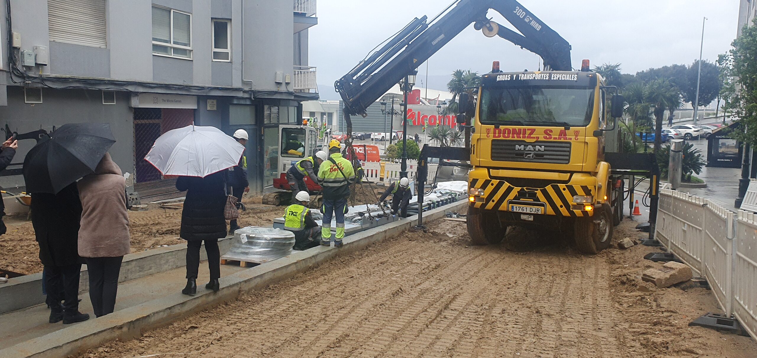 Colocado el primer tramo de las rampas mecánicas entre Vialia y Urzáiz