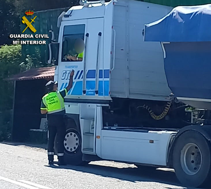 Interceptados dos conductores de camión que dieron positivo en el test de alcoholemia