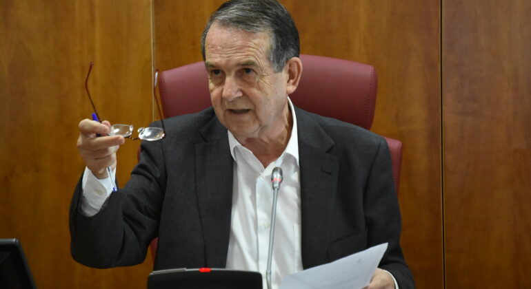 El BNG da 72 horas a Caballero para comparecer por el caso del Saltamontes o forzará un pleno extraordinario
