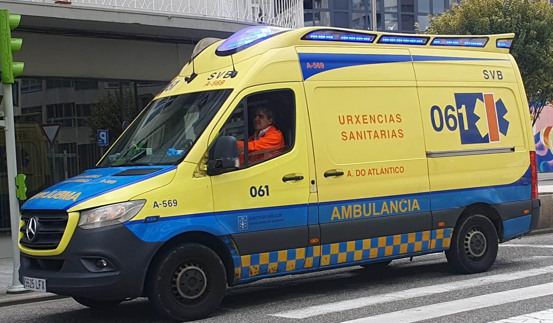 Dos personas heridas en una colisión múltiple en Vigo