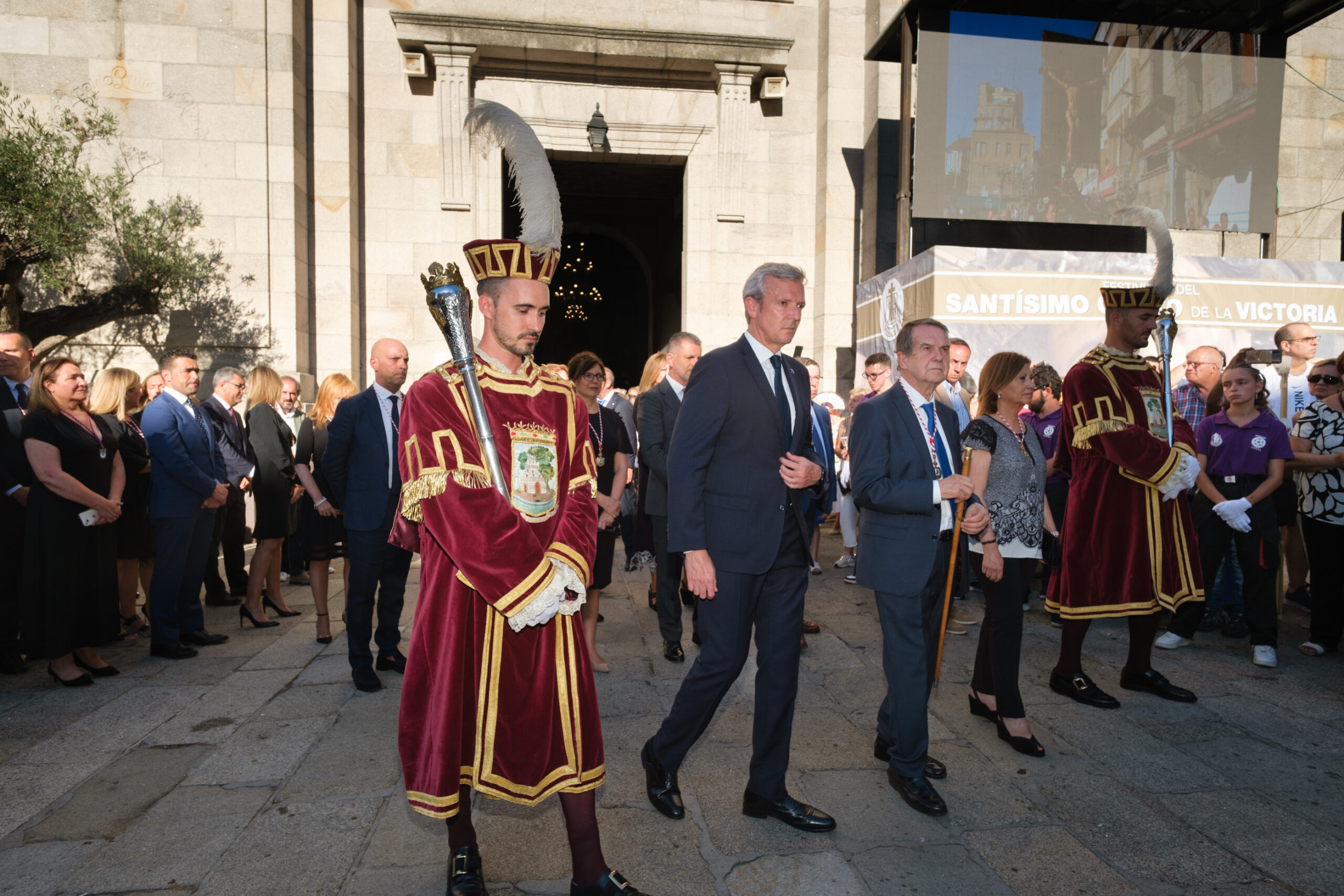 El gobierno de Vigo aprueba entregar 50.000€ a la Iglesia para pagar la procesión del Cristo