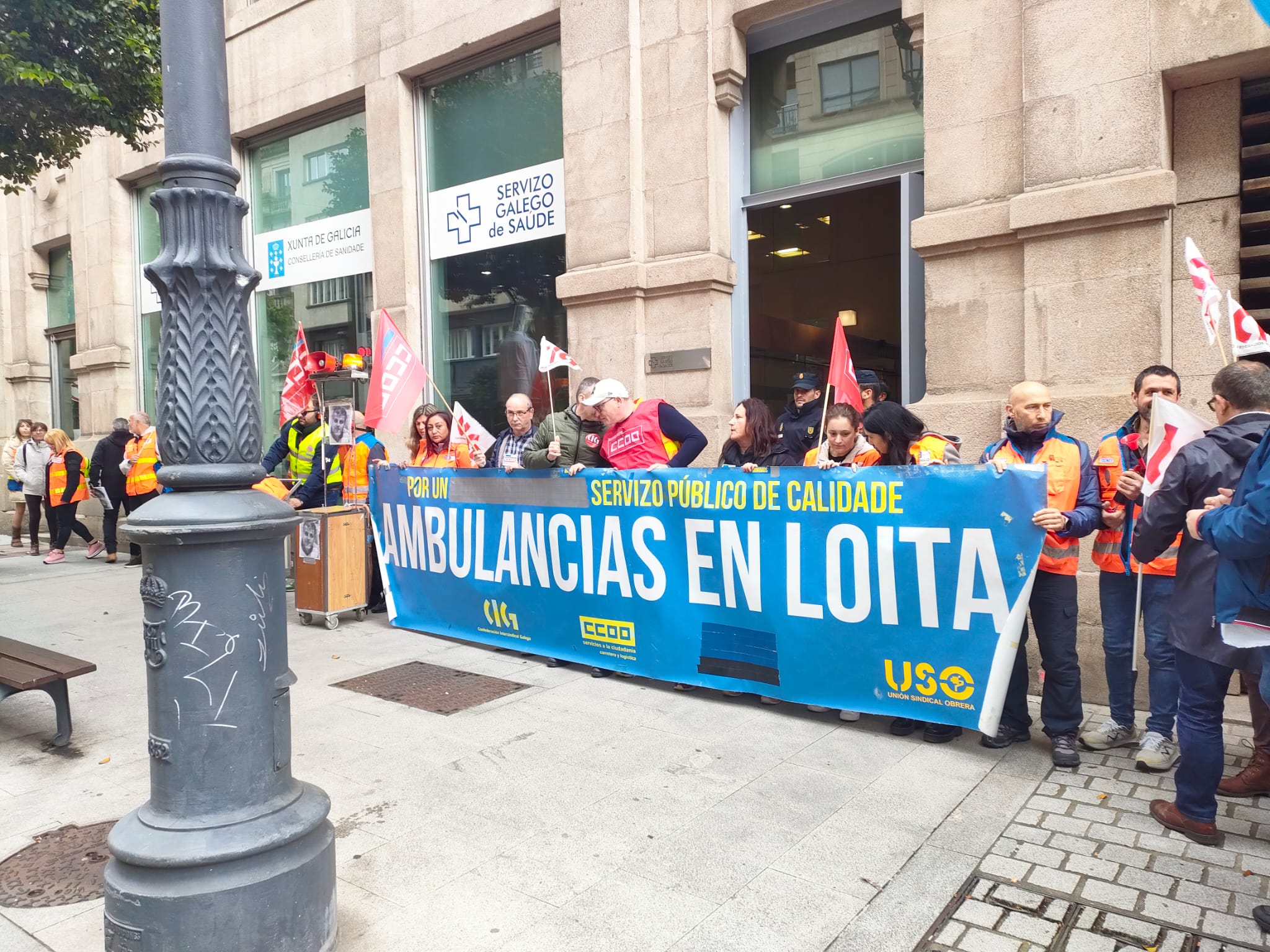 Trabajadores de Ambulancias exigen a la Xunta que rescate el servicio y que pase a ser público