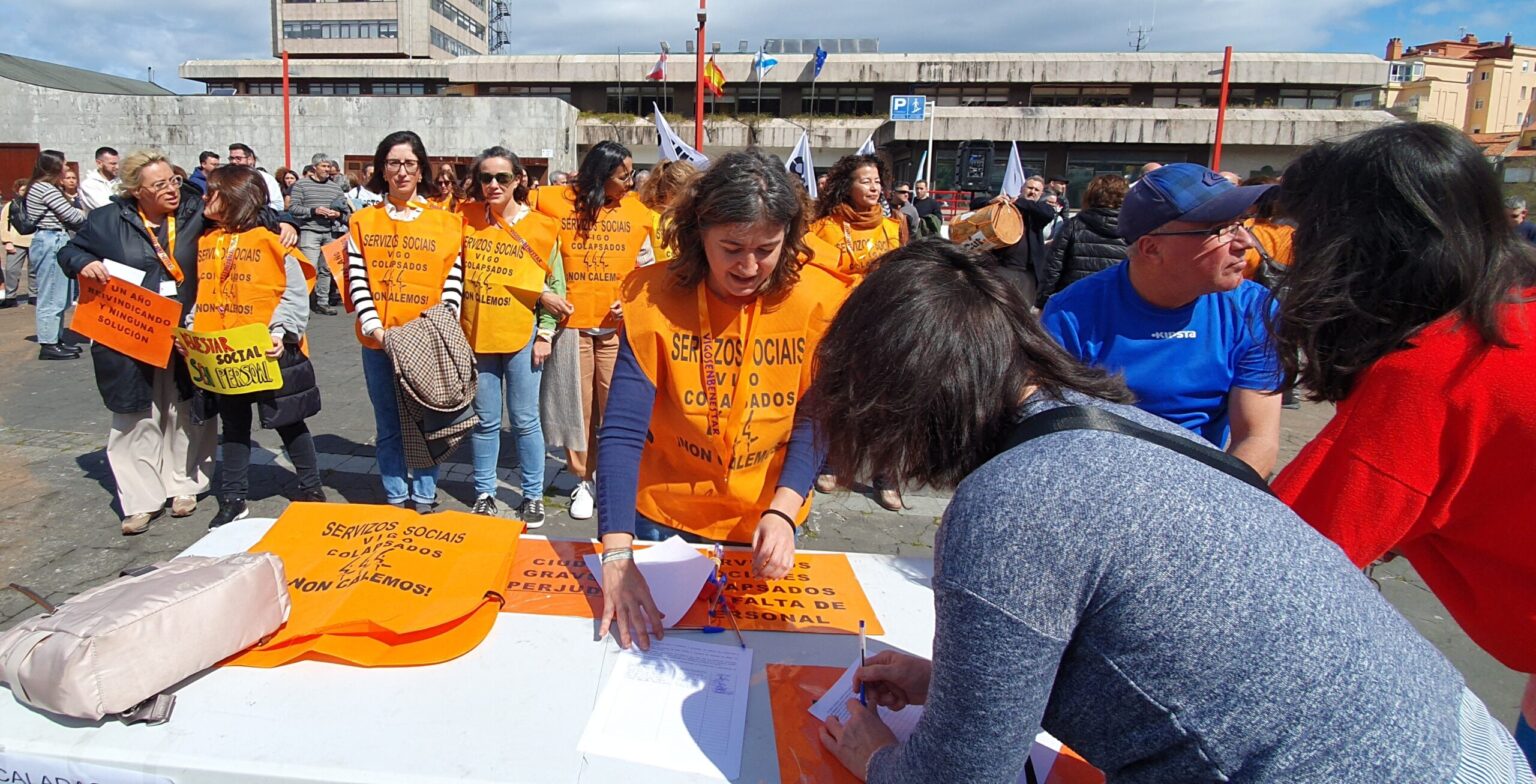 Profesionais de Benestar de Vigo seguirán denunciando as listas de espera quilométricas e o abandono dos cidadáns