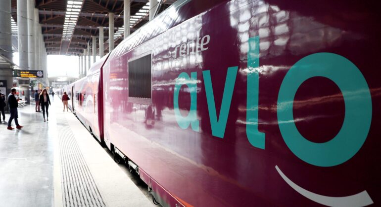 Renfe pone en circulación dos nuevos Avlo entre Vigo y Madrid