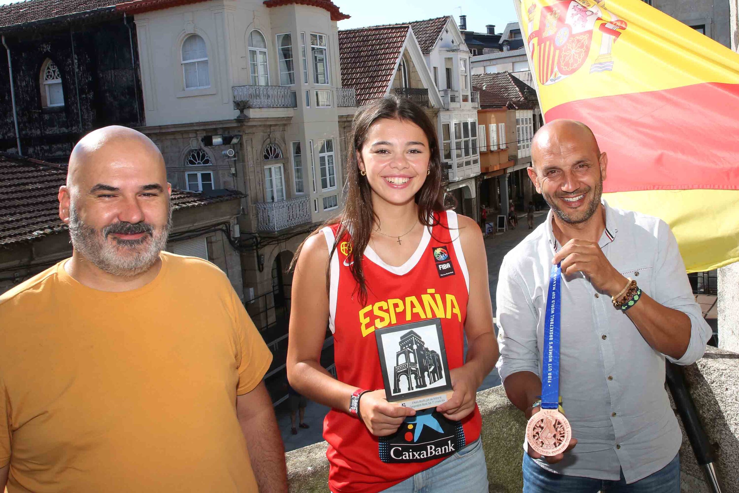 Noelia Mouriño, bronce no Mundial Sub-17 de Baloncesto, recarga pilas no Porriño