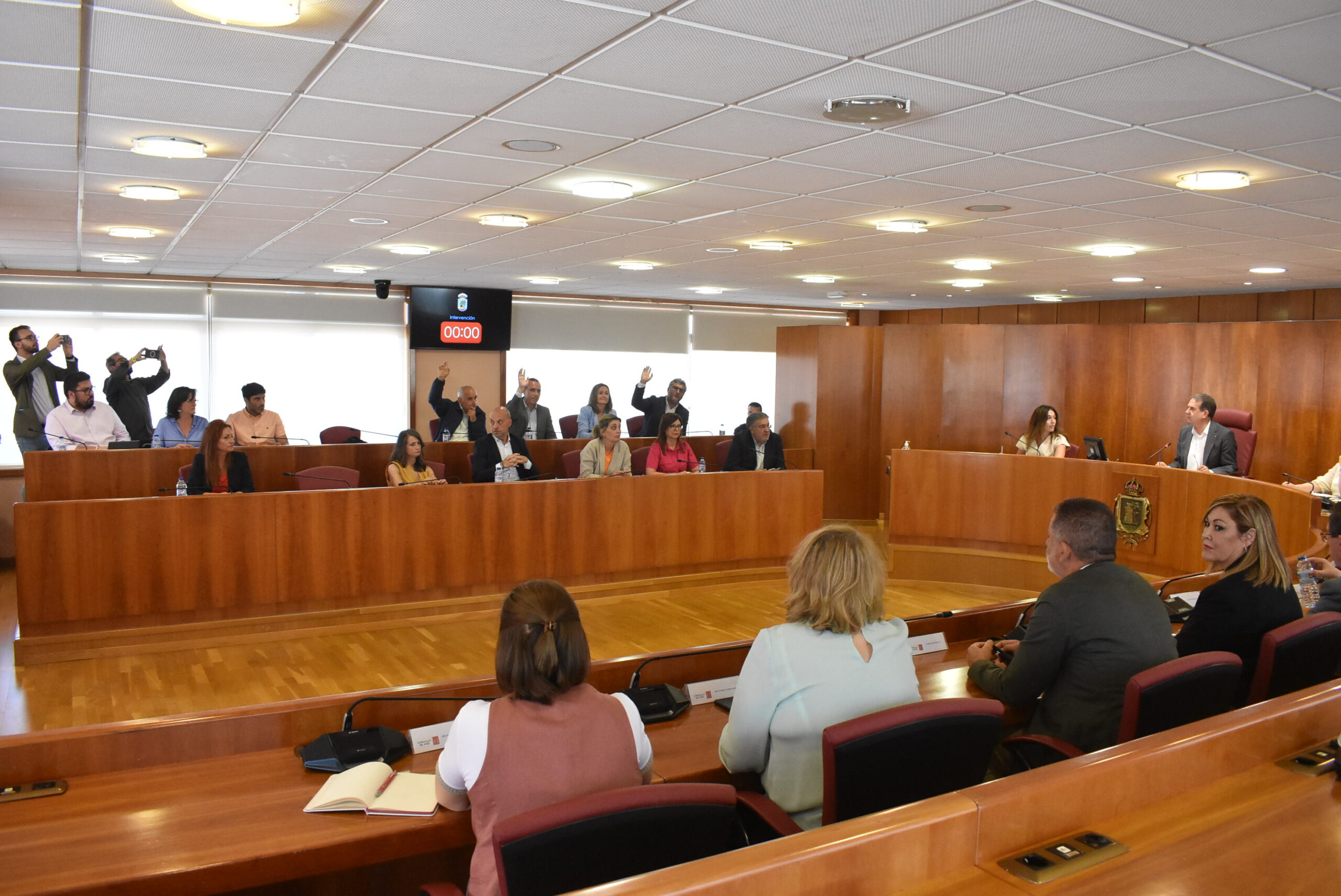 El Concello aprueba un presupuesto de 335 millones para 2025, con un 4% de subida de impuestos