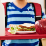 Becas de comedor y libros: hasta 70€ al mes por alumno y sin listas de espera
