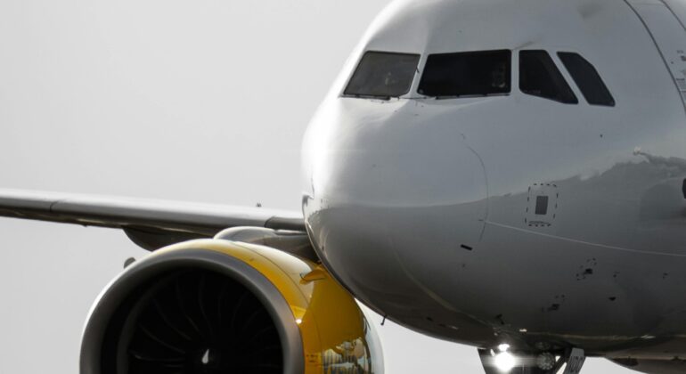 La Diputación respalda la promoción en origen para reactivar Peinador y rechaza limitar su operativa