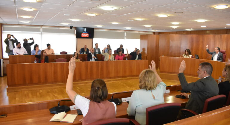 El Concello aprueba un presupuesto de 335 millones para 2025, con un 4% de subida de impuestos