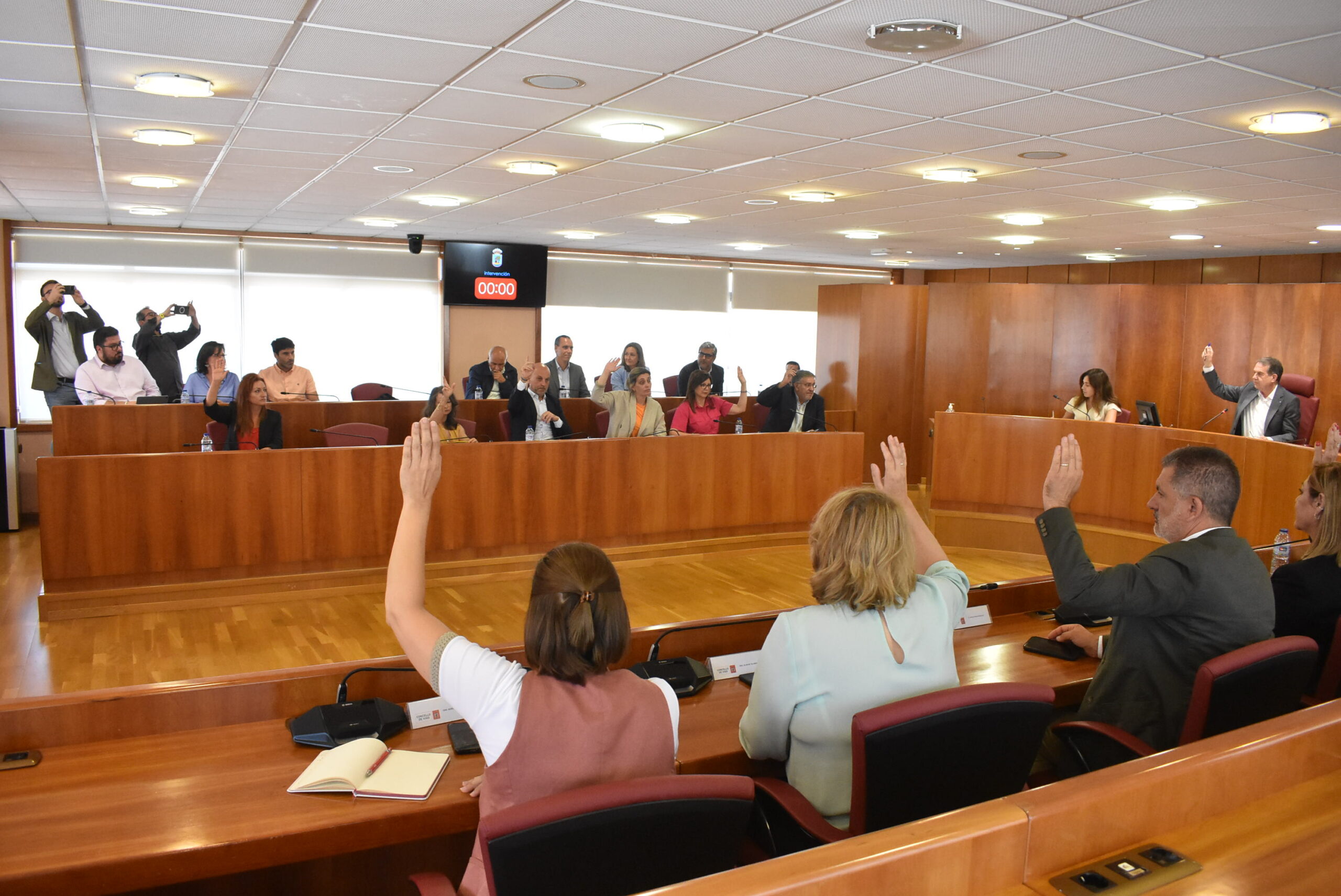 El Concello aprueba un presupuesto de 335 millones para 2025, con un 4% de subida de impuestos